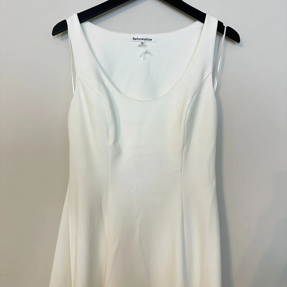 REFORMATION Mikol Pleated Midi Dress in White Size Medium - Picture 6 of 12